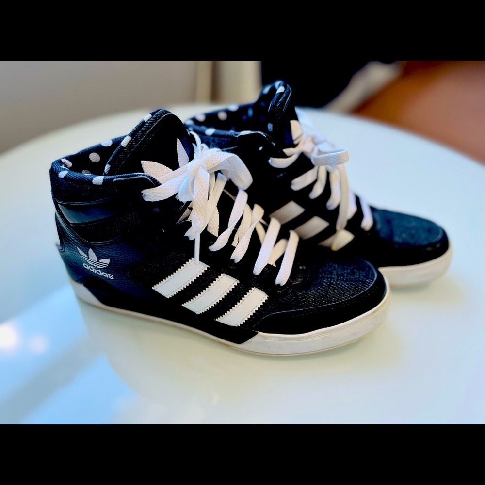 Adidas High-Tops sneakers w/ polka dot insoles - 10/10 worn once maybe twice